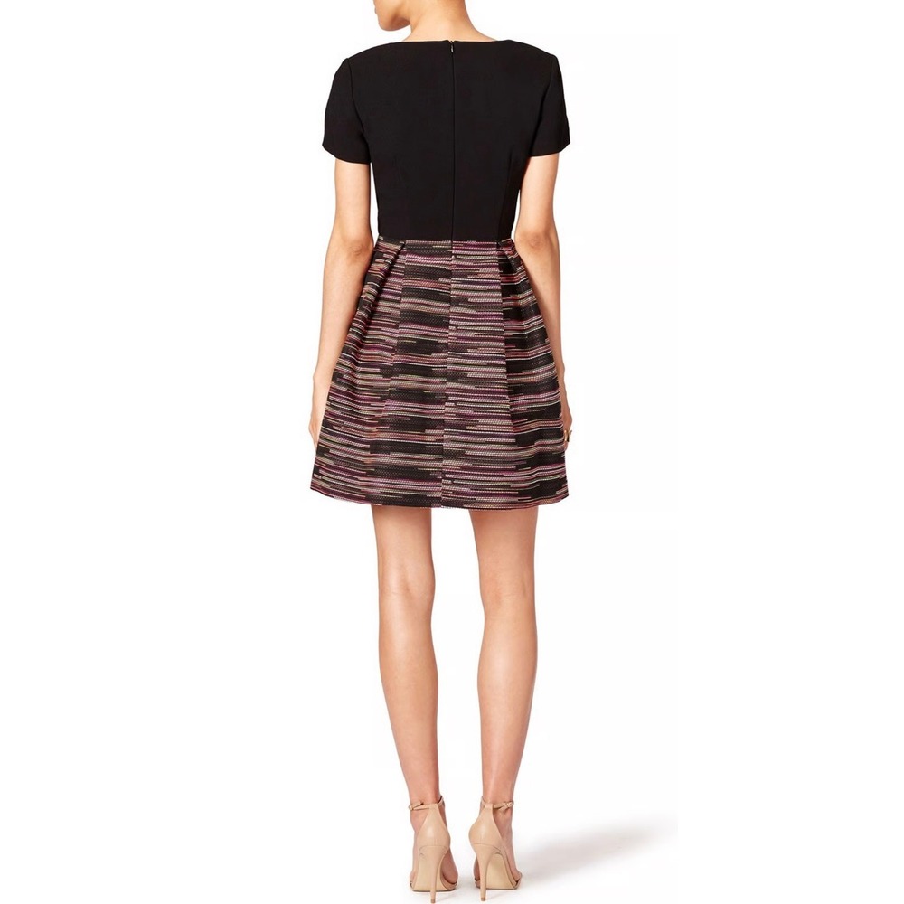 Trina Turk Women's Sz 2 V Neck Short Sleeve Tweed Dress Striped Pleated Flare‎
